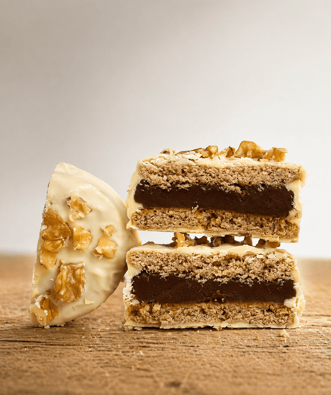 Alfajor Chocolate Branco em primeiro plano
